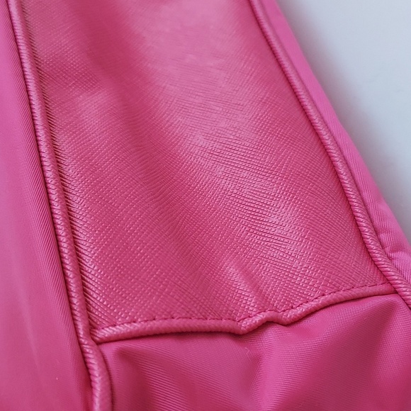 Victorias Secret Pink Lined Snap Close Nylon Tote Bag - Picture 7 of 12